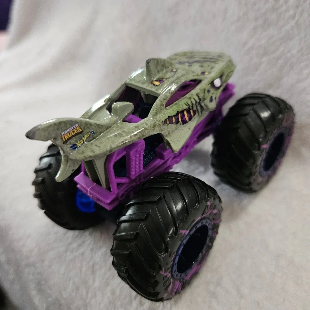 Monster‎ Jam Truck Lot Great Clips Mohawk Warrior Salvager Megalodon Shark